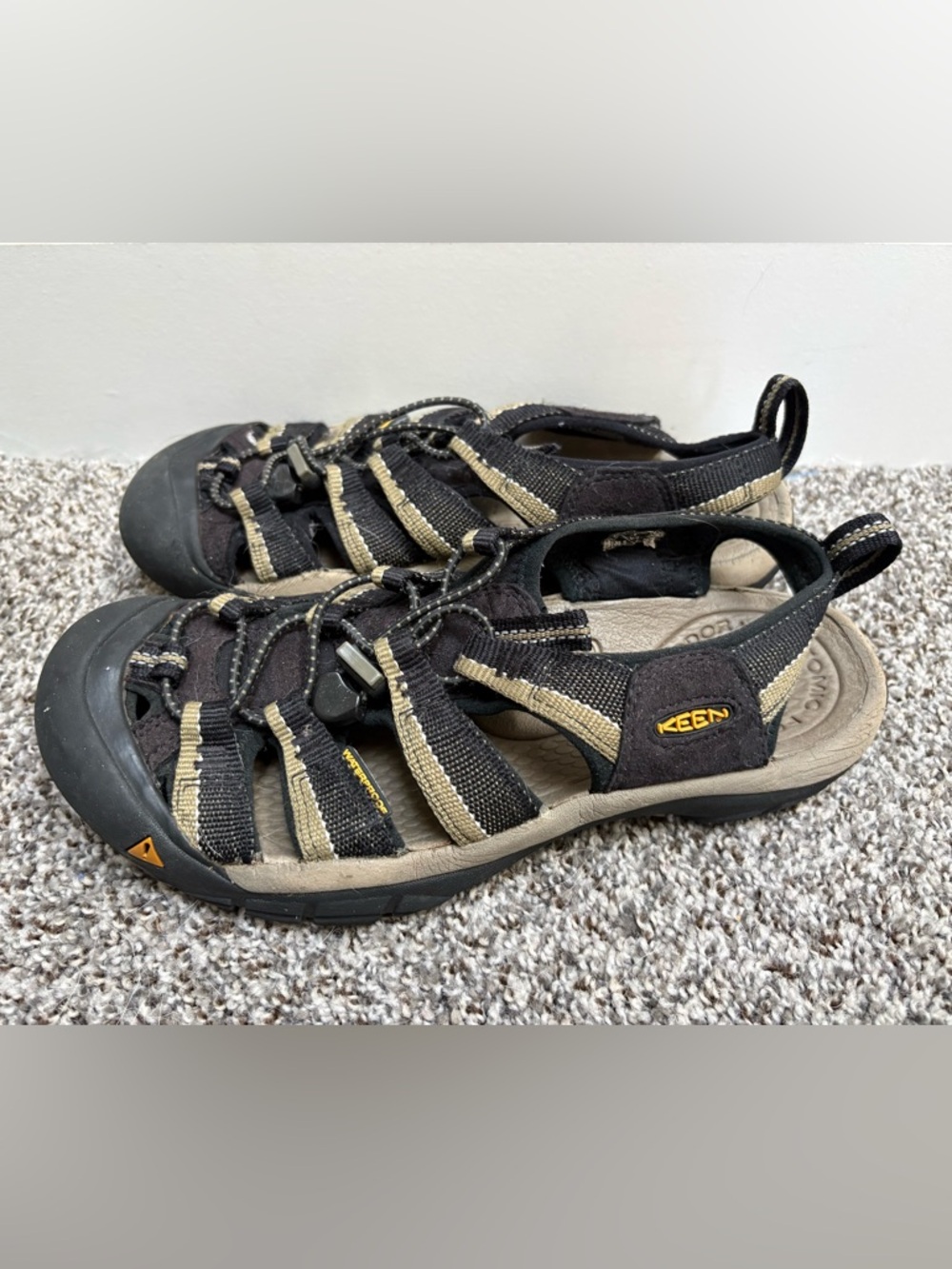Keen Waterproof Hiking Sandals Black and Tan Outdoor Mens Size 7 EU 39.5